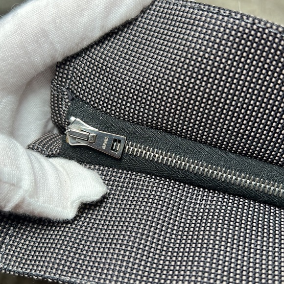 Live: Hermes Black & Grey Large Pouch 30 cm. 100% authentic - Picture 2 of 5